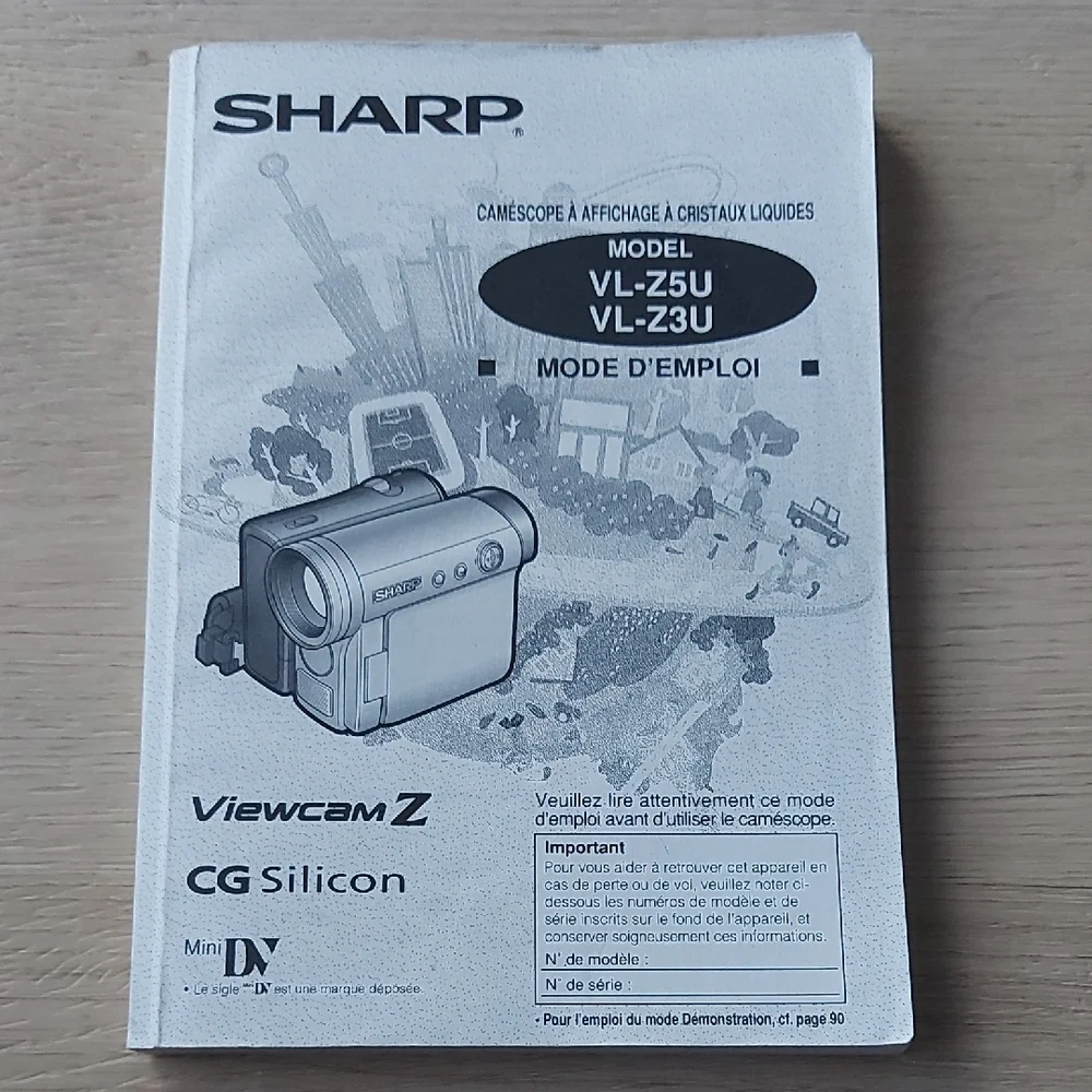 Video Camera Sharp VL-Z3 Camcorder + case